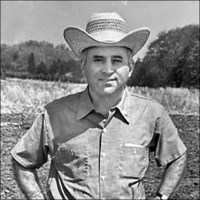 A person wearing a hat

Description automatically generated with medium confidence